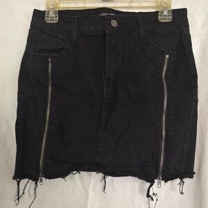 Fashion Nova Black skirt